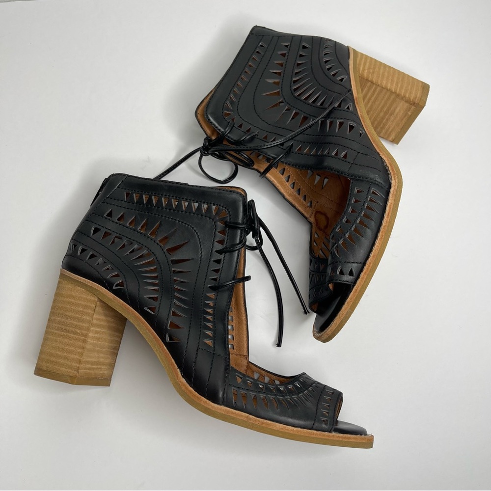 Jeffrey Campbell Cordillo Black Laser Cut Leather Heel Booties Sandals Size 10 - Picture 1 of 17